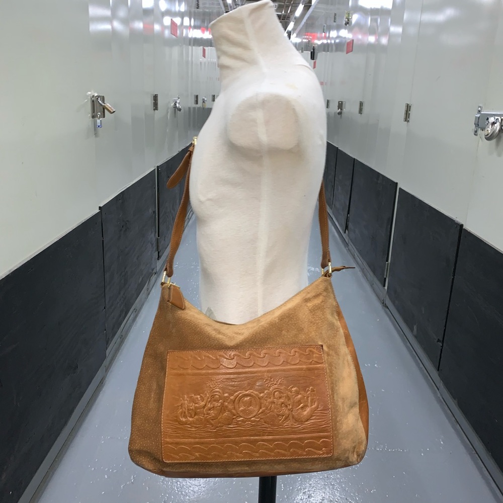 👋🏾SOLD👋🏾authentic FENDI embossed suede CROSSBODY purse